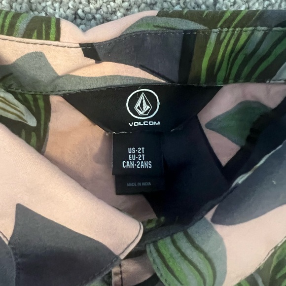 Volcom Button-Up - Picture 2 of 4